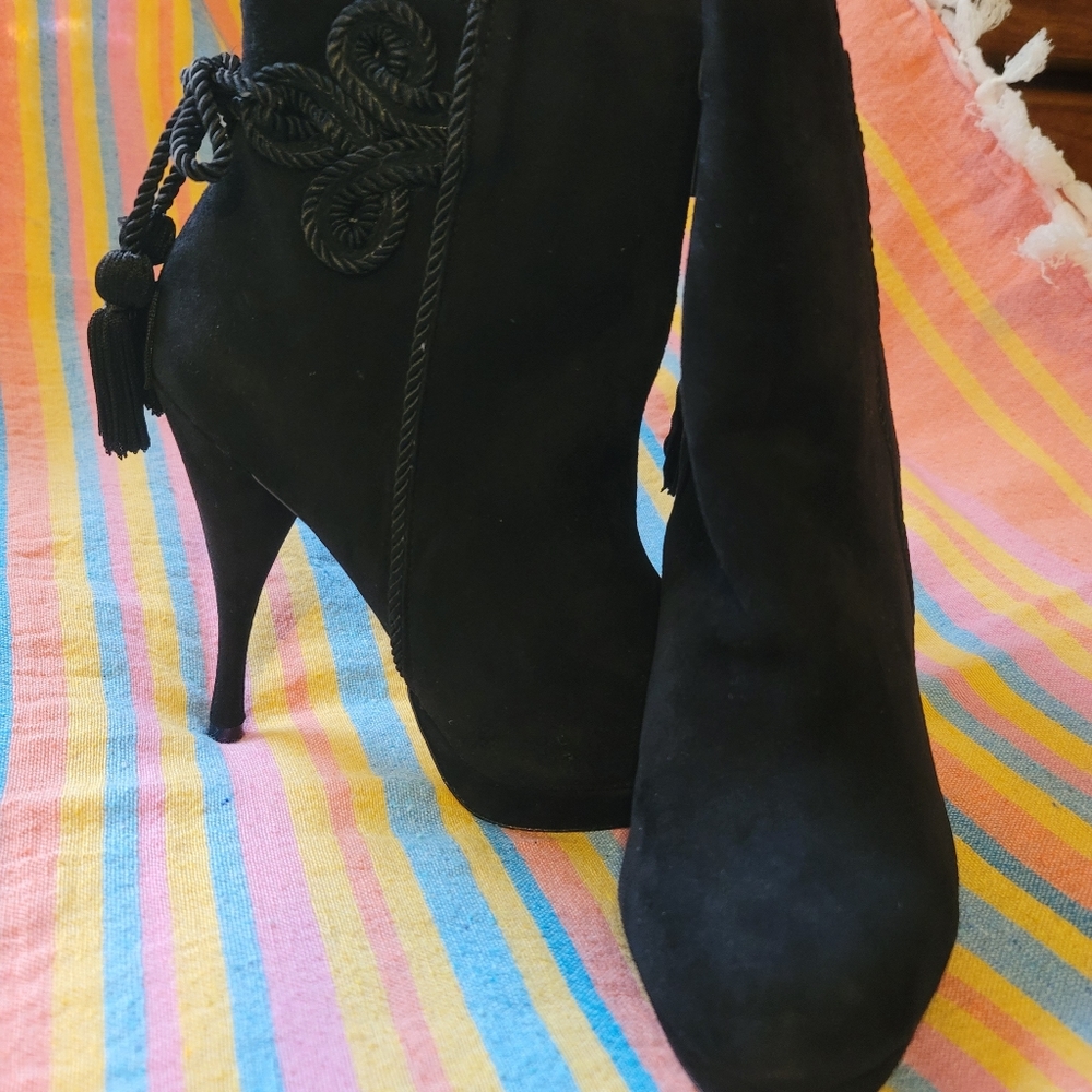 Adrienne Vista dining suede ankle boots size 7m